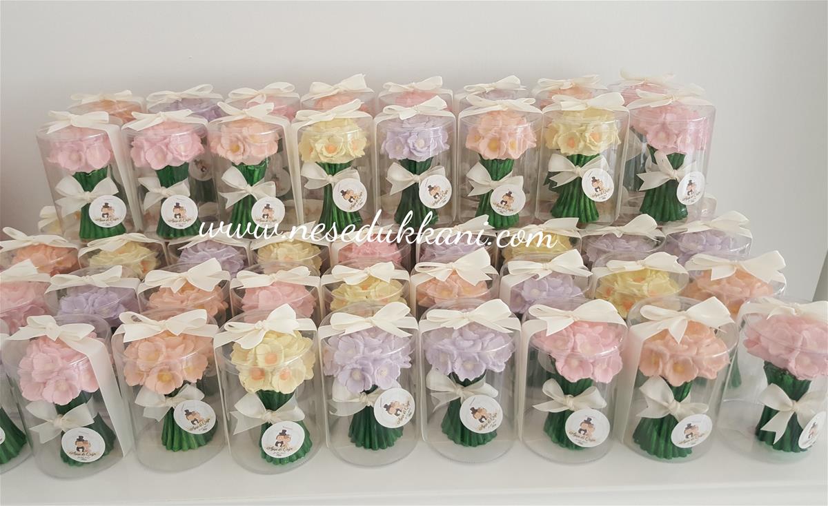 alt="çiçek demeti"