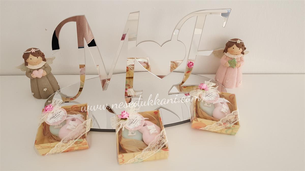 alt="pleksi ayna isimlik"