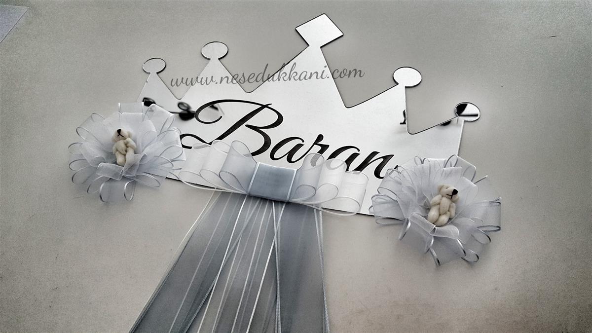 alt="kral tacı pleksi kapı süsü"